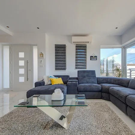 Stunning With Jacuzzi & Beautiful Views By 360 Estates Mellieha