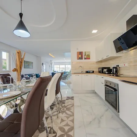 Βίλα Stunning With Jacuzzi & Beautiful Views By 360 Estates