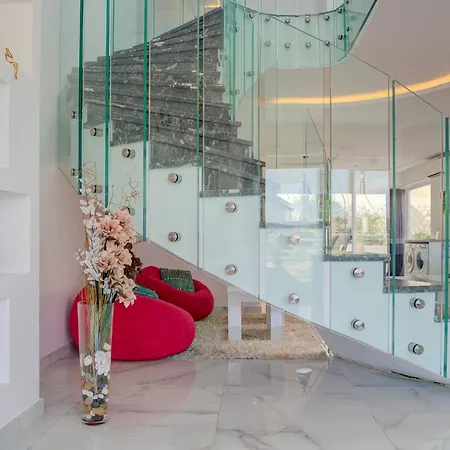 Stunning With Jacuzzi & Beautiful Views By 360 Estates *