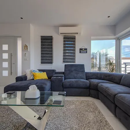 Stunning With Jacuzzi & Beautiful Views By 360 Estates Βίλα